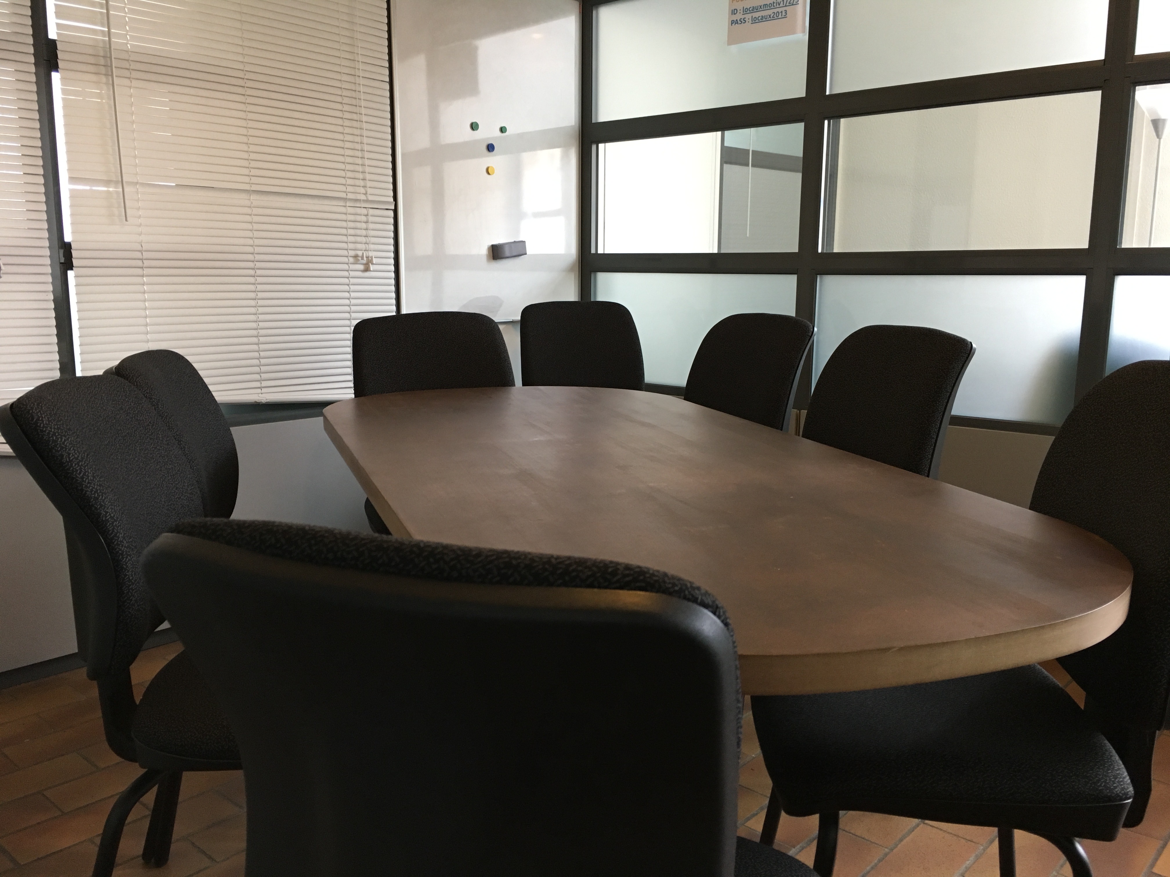 Salle de réunion 8 places